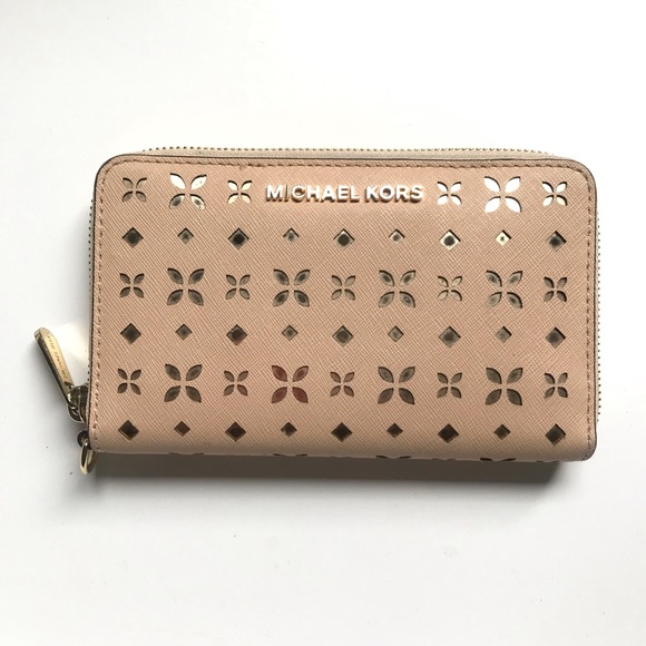 *SOLD* Michael Kors Long Zip-Around Wallet - Picture 2 of 8